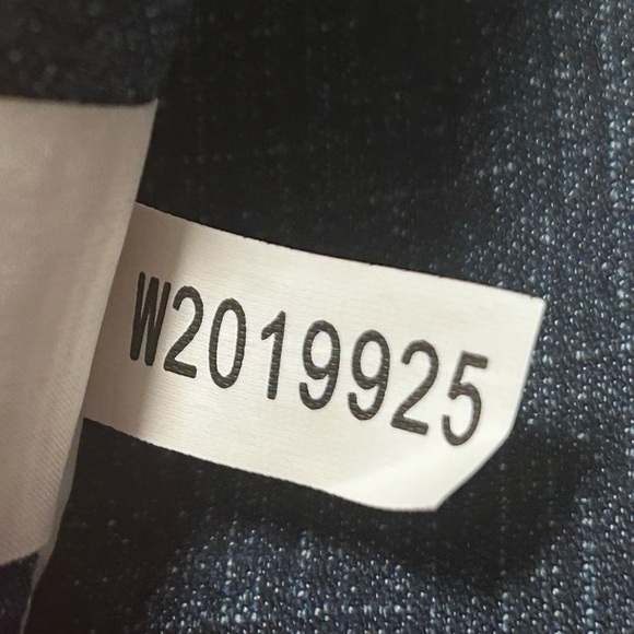 C.L.O.T.H.E.S Chanel White Blazer w/ Denim Frayed Trim    Size 14 - Picture 10 of 10